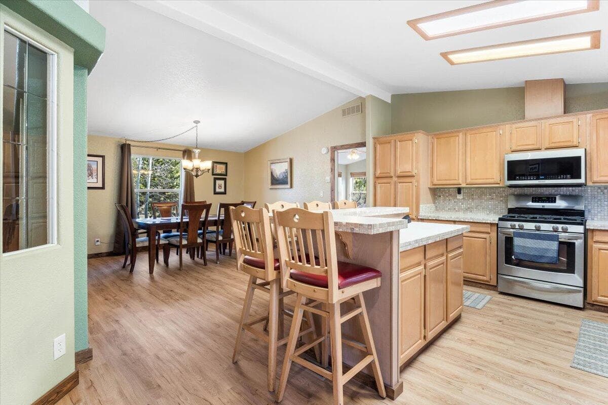 Photo of 17017 Deer Run Lane 13 of 39