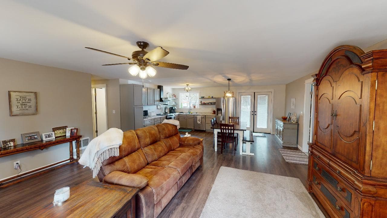 Photo of 16010 Buena Vista Drive 9 of 31