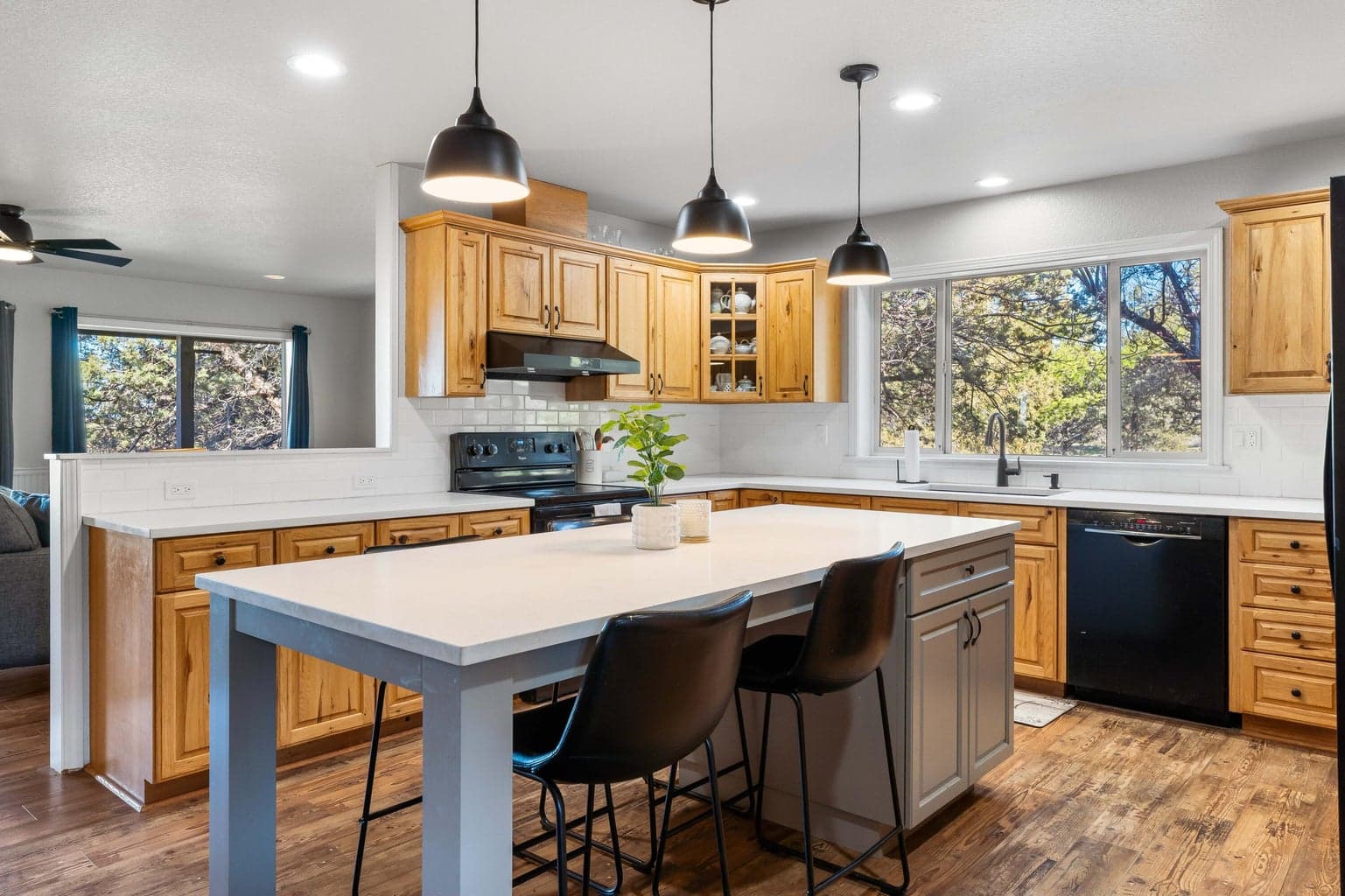 Photo of 975 NW 103rd Street 13 of 53