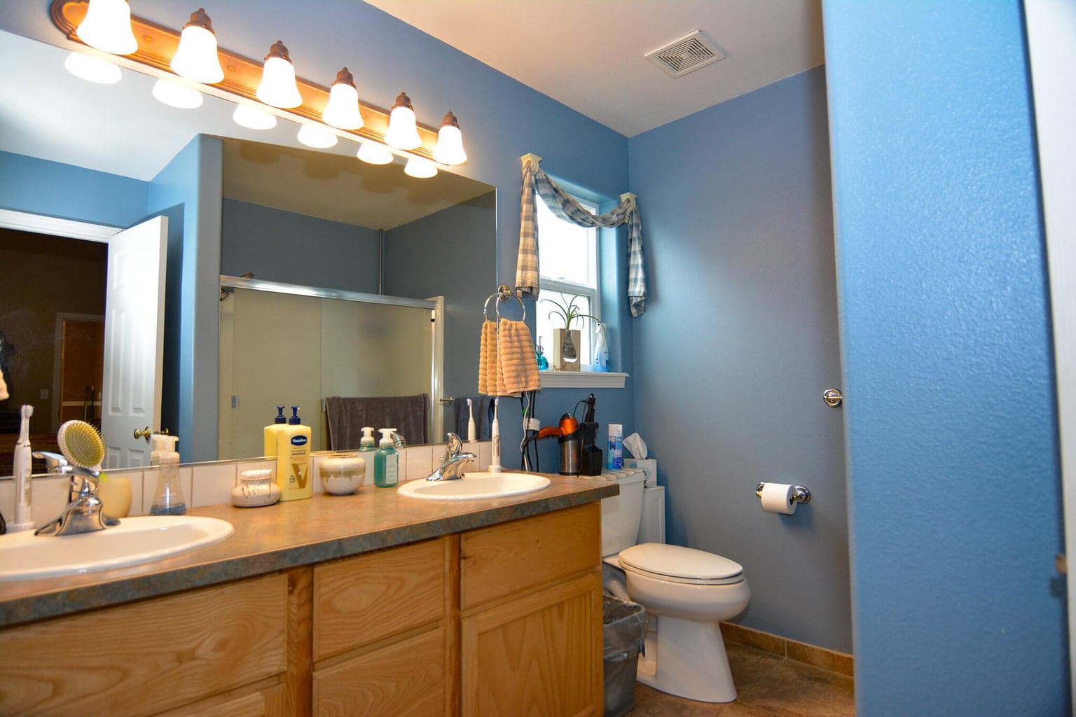 Photo of 311 NW 25th Street 18 of 32