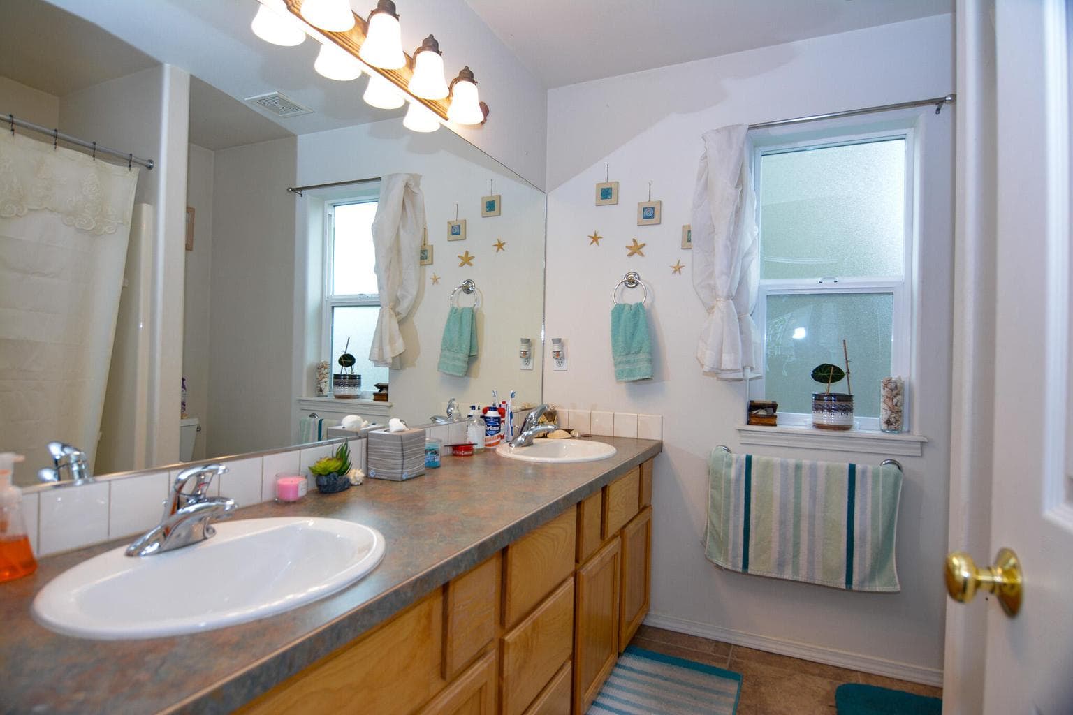 Photo of 311 NW 25th Street 27 of 32