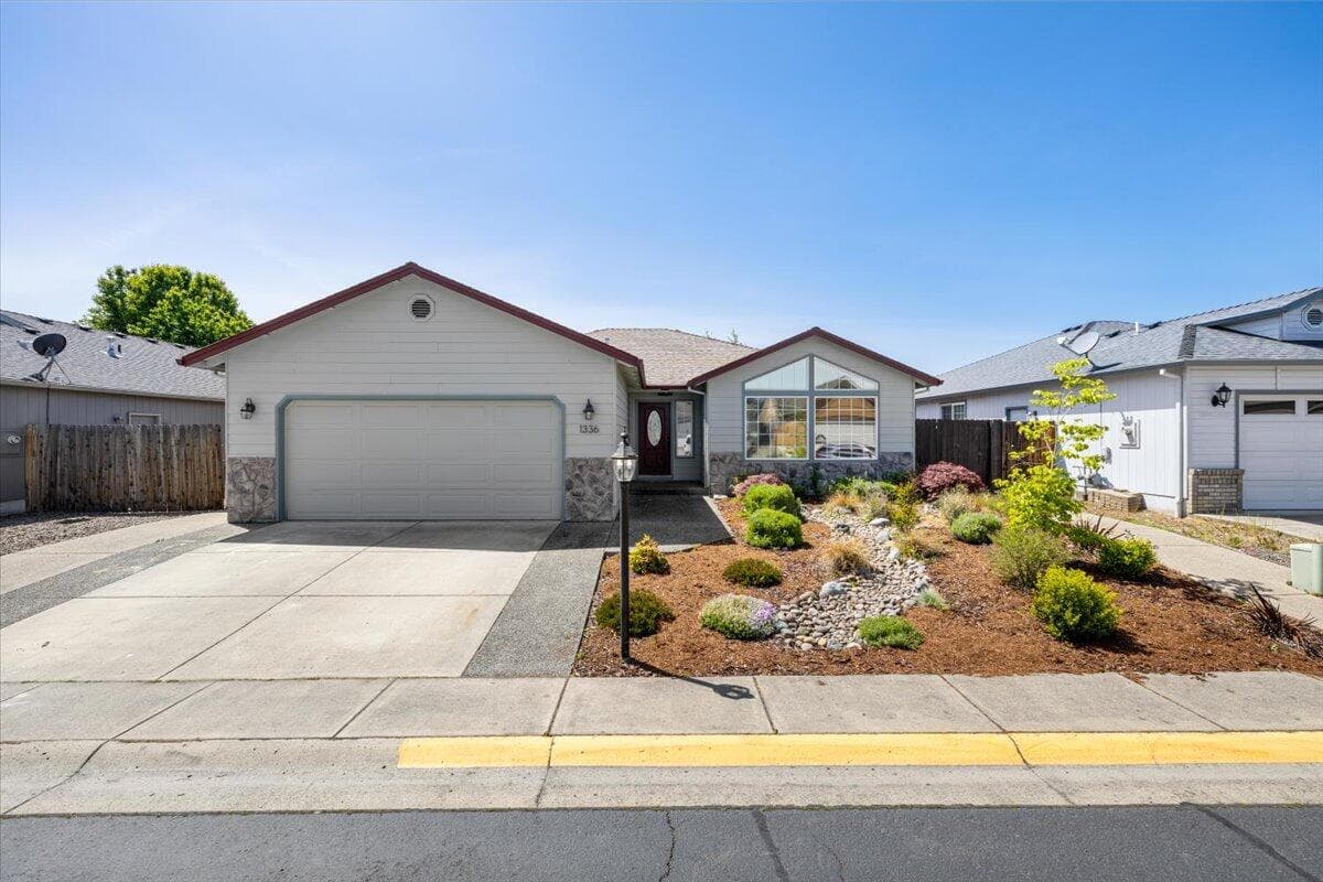 1336 Hawk, Central Point, 97502
