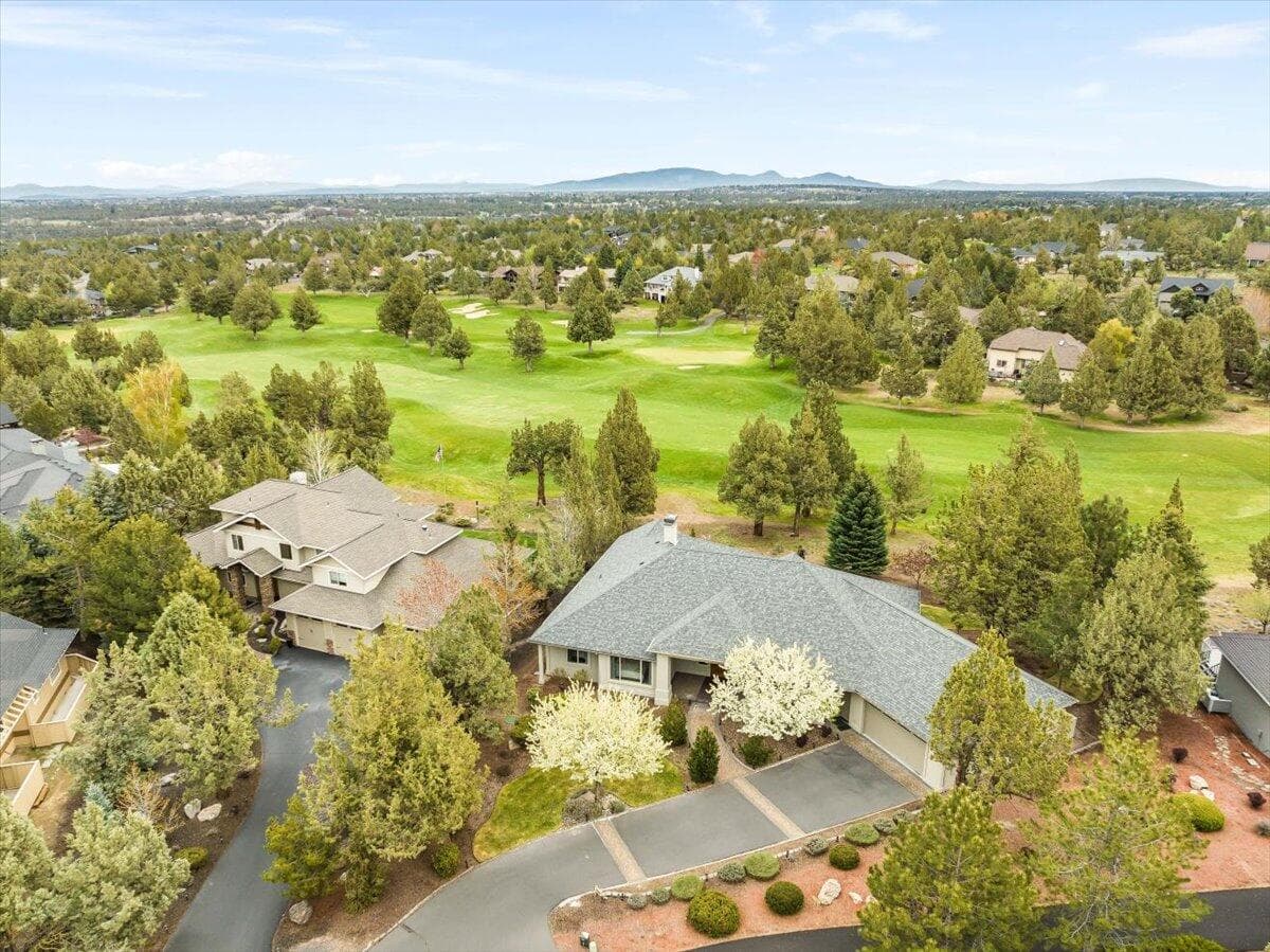 Photo of 710 Solitaire Court 47 of 56