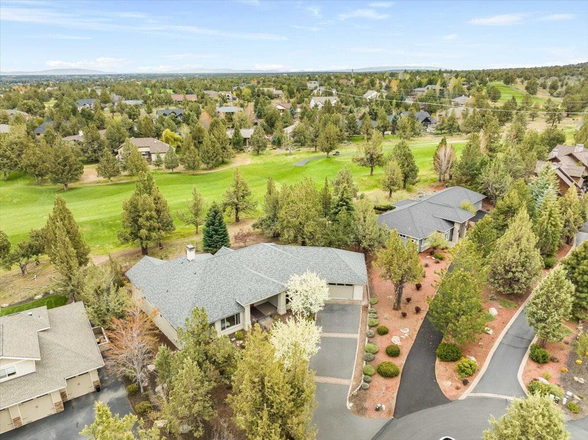 Photo of 710 Solitaire Court 48 of 56