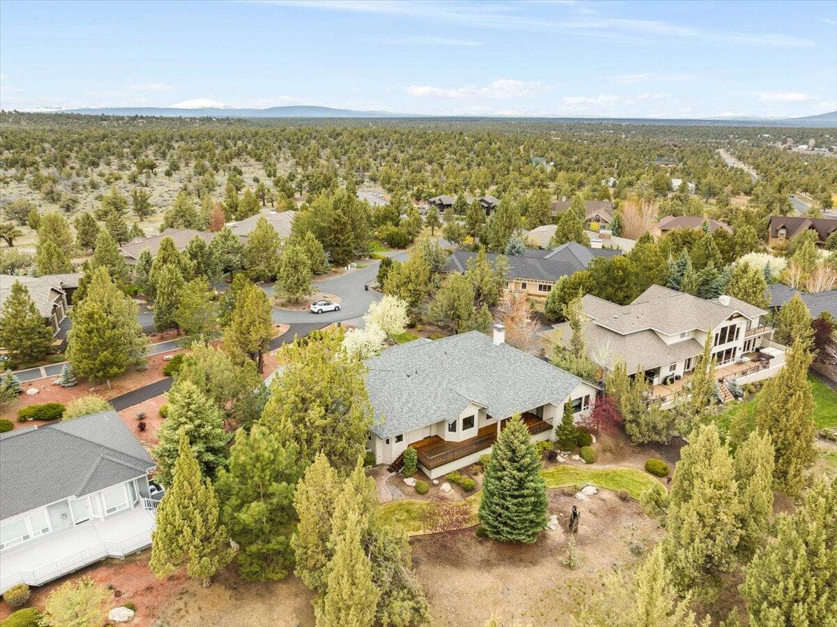 Photo of 710 Solitaire Court 49 of 56