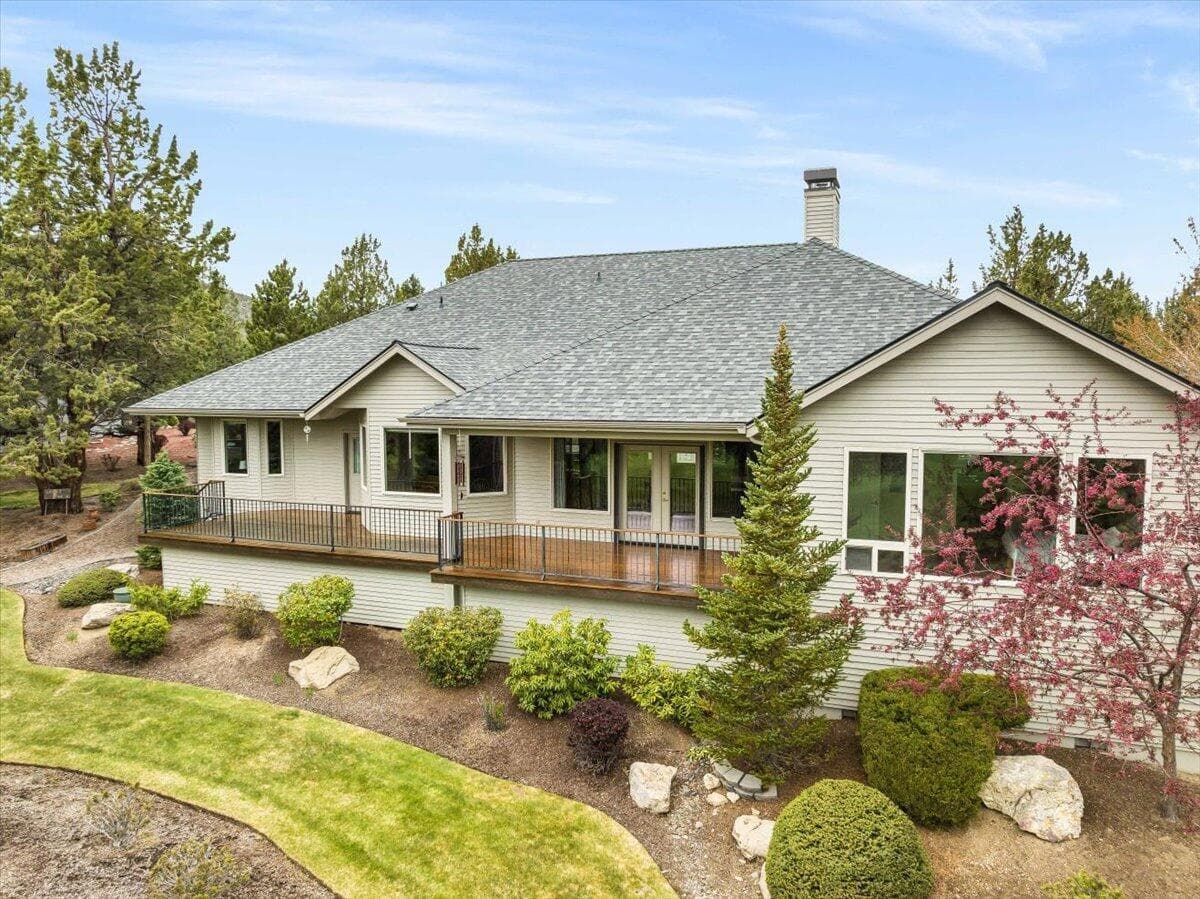 Photo of 710 Solitaire Court 43 of 56