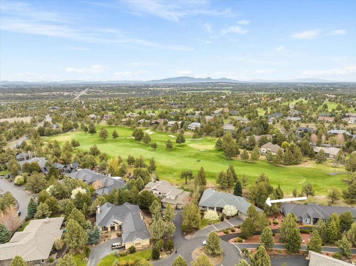 Photo of 710 Solitaire Court 53 of 56