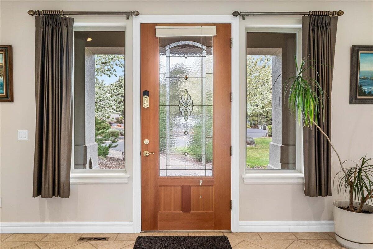 Photo of 710 Solitaire Court 6 of 56
