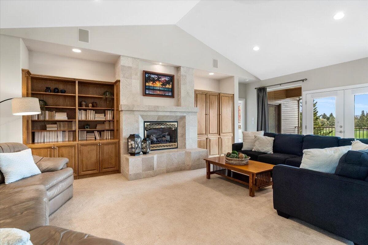 Photo of 710 Solitaire Court 9 of 56