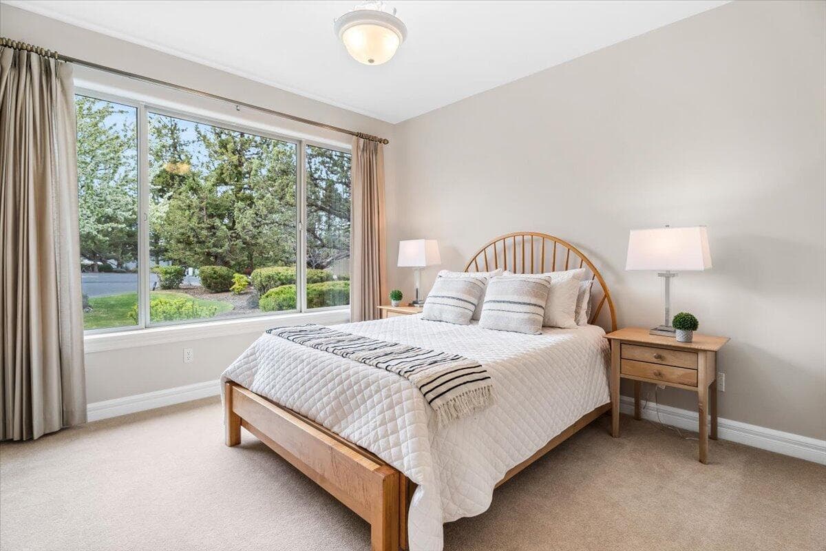 Photo of 710 Solitaire Court 28 of 56