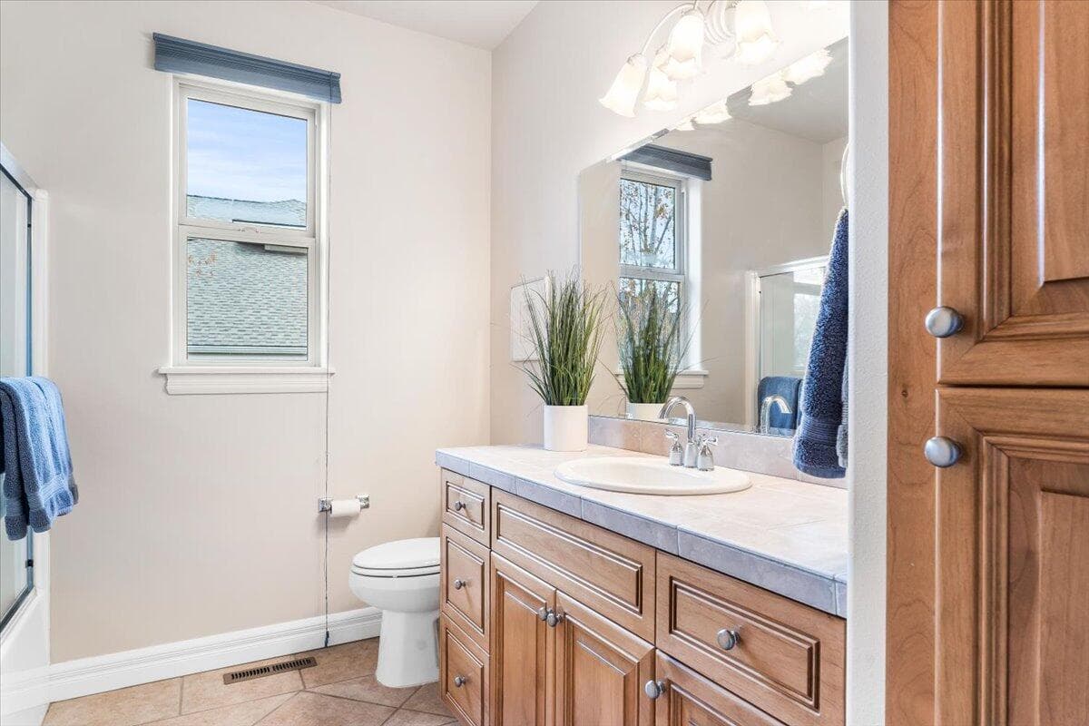 Photo of 710 Solitaire Court 30 of 56