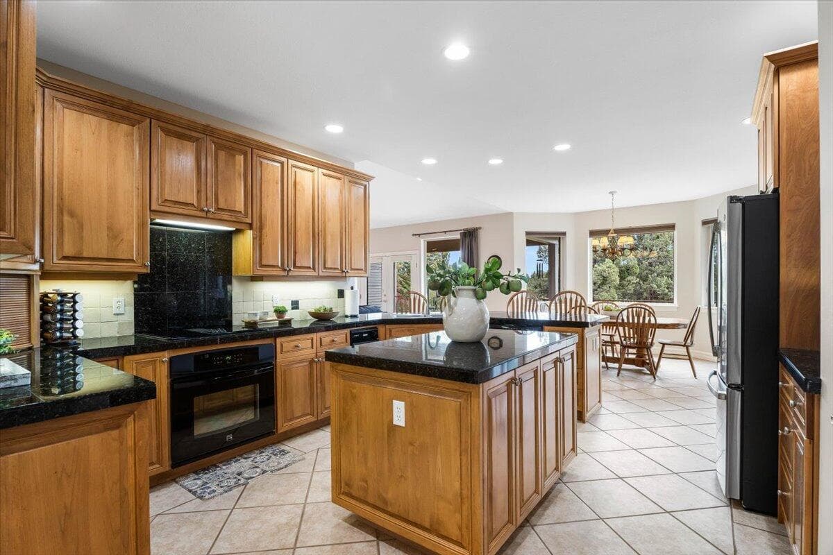 Photo of 710 Solitaire Court 13 of 56