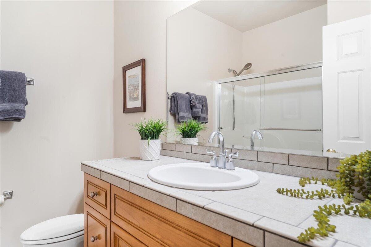 Photo of 710 Solitaire Court 32 of 56