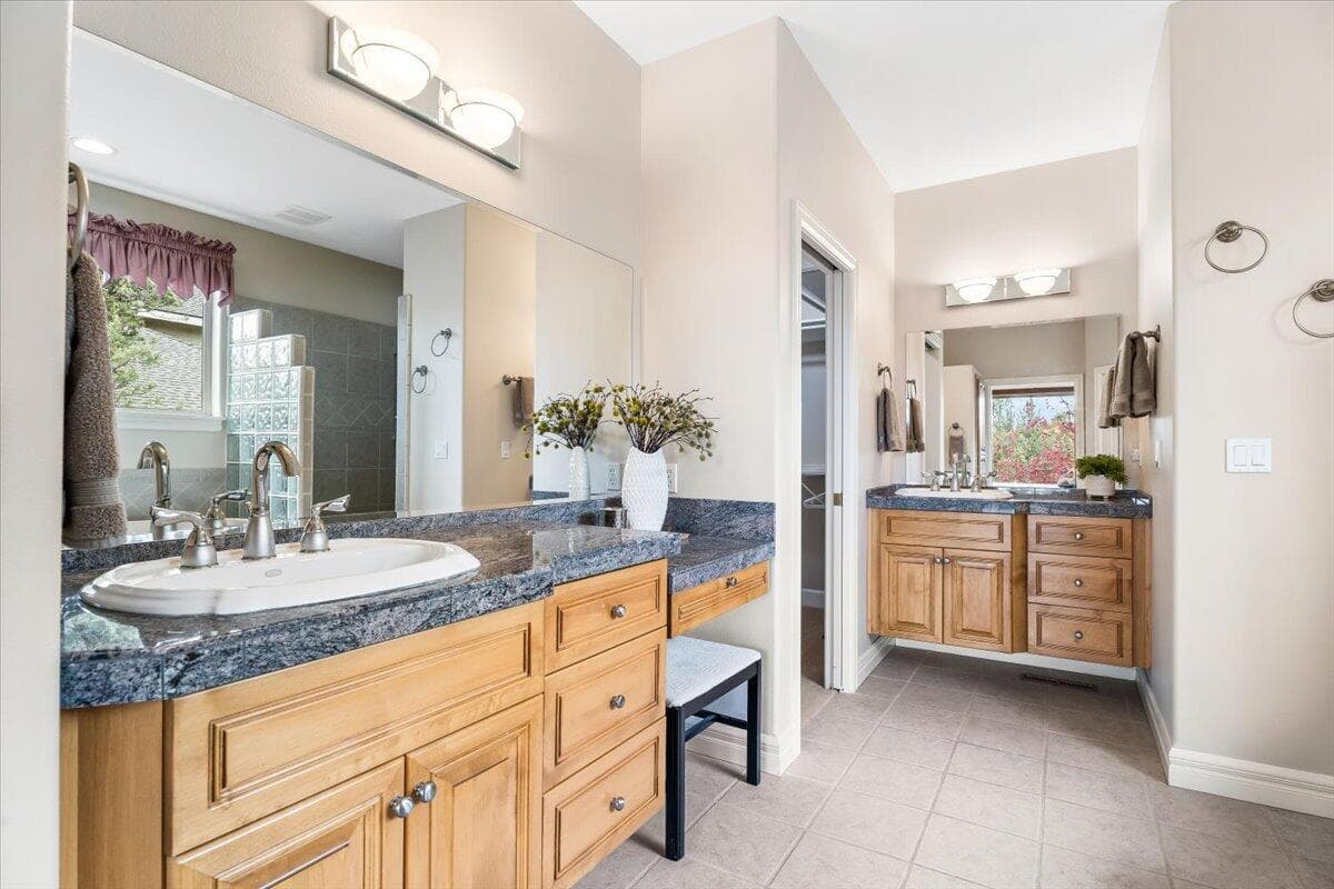 Photo of 710 Solitaire Court 23 of 56