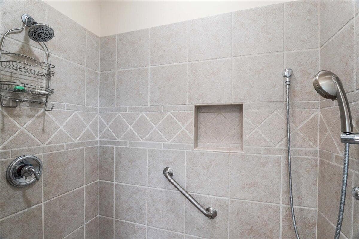 Photo of 710 Solitaire Court 25 of 56