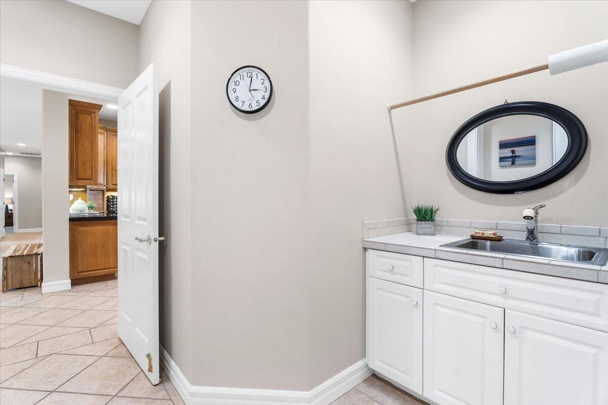 Photo of 710 Solitaire Court 36 of 56
