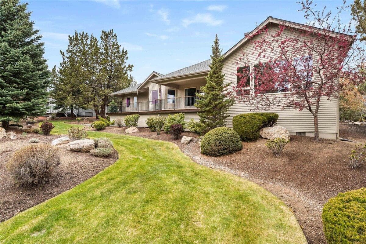 Photo of 710 Solitaire Court 46 of 56