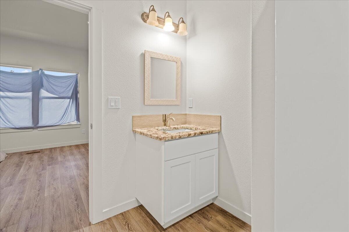 Photo of 147 NW 31st Street 13 of 20