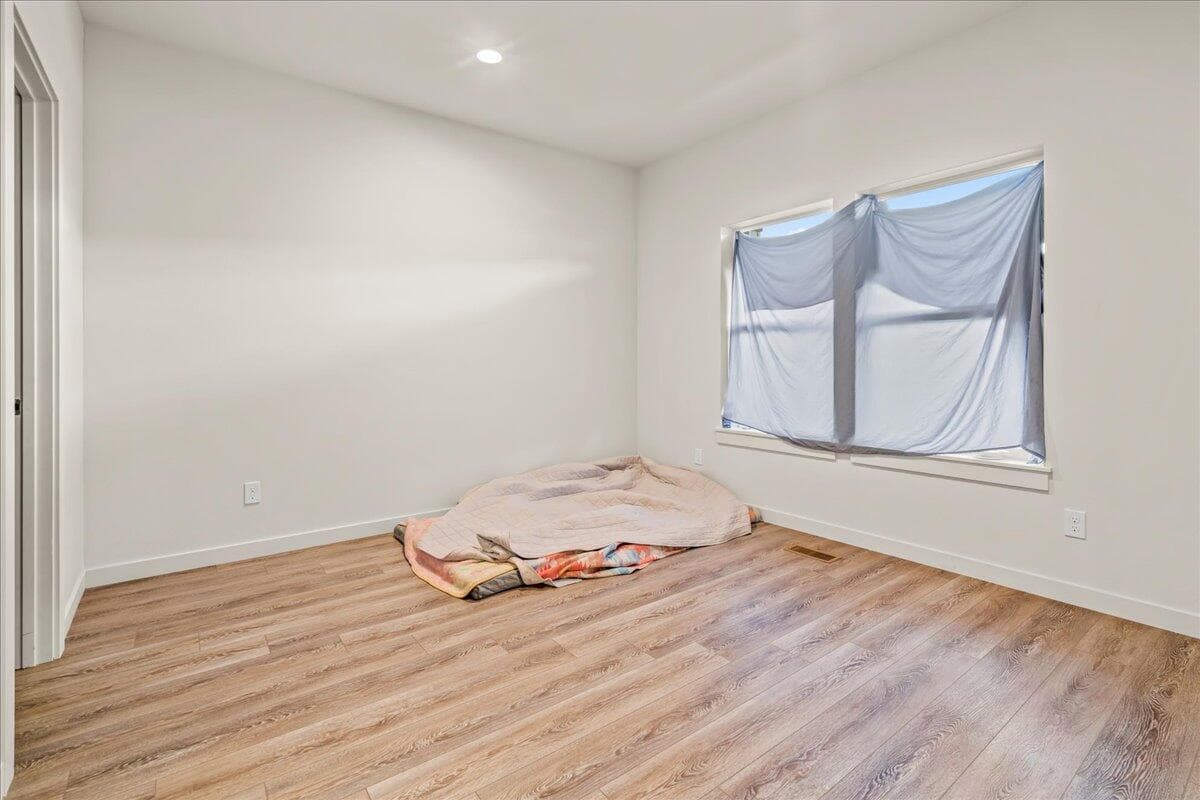 Photo of 147 NW 31st Street 12 of 20