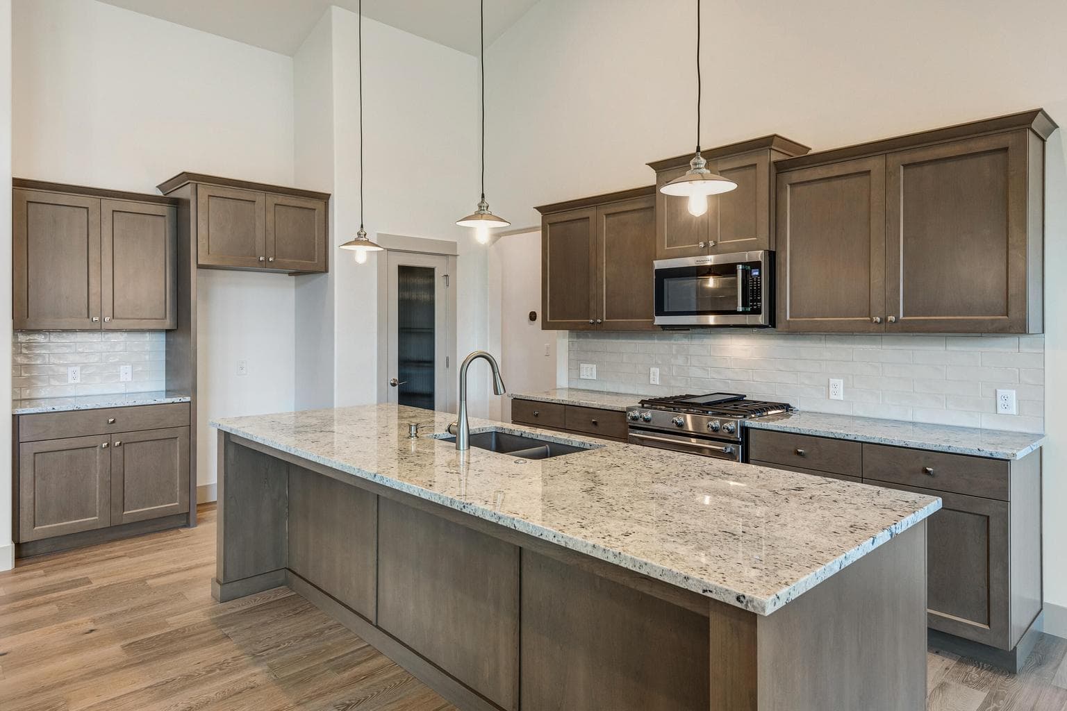 Photo of 205 NW Saddle Ridge Loop 9 of 25