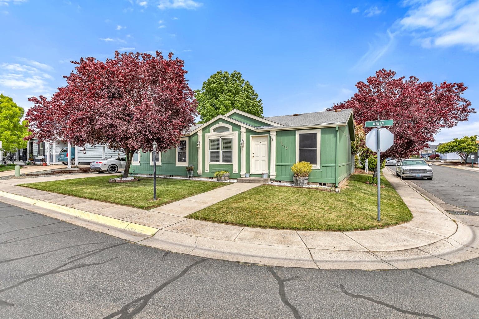 1269 Ivan, Central Point, 97502