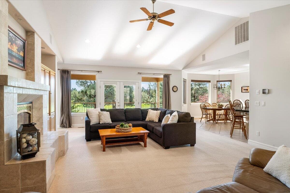 Photo of 710 Solitaire Court 8 of 56