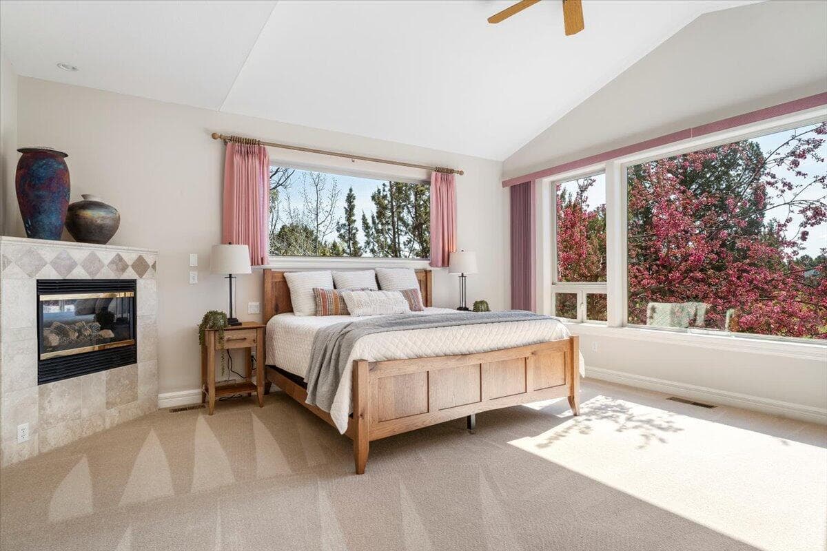 Photo of 710 Solitaire Court 22 of 56