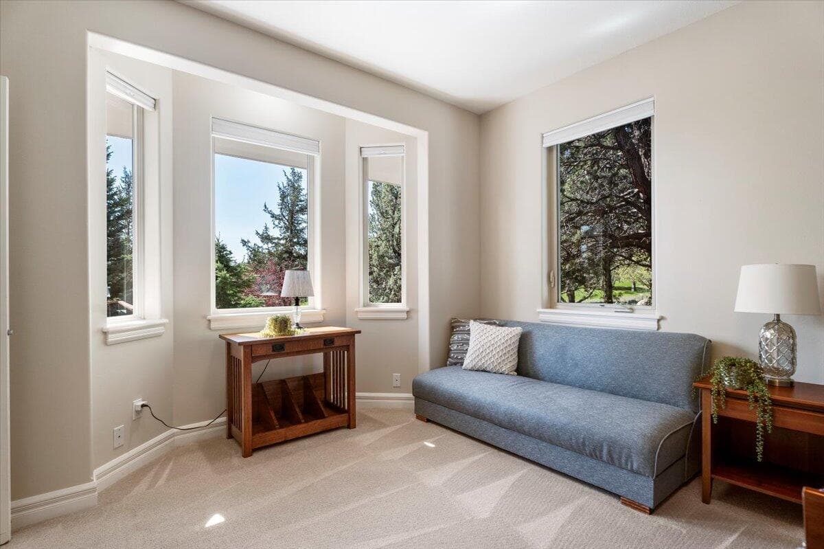 Photo of 710 Solitaire Court 34 of 56