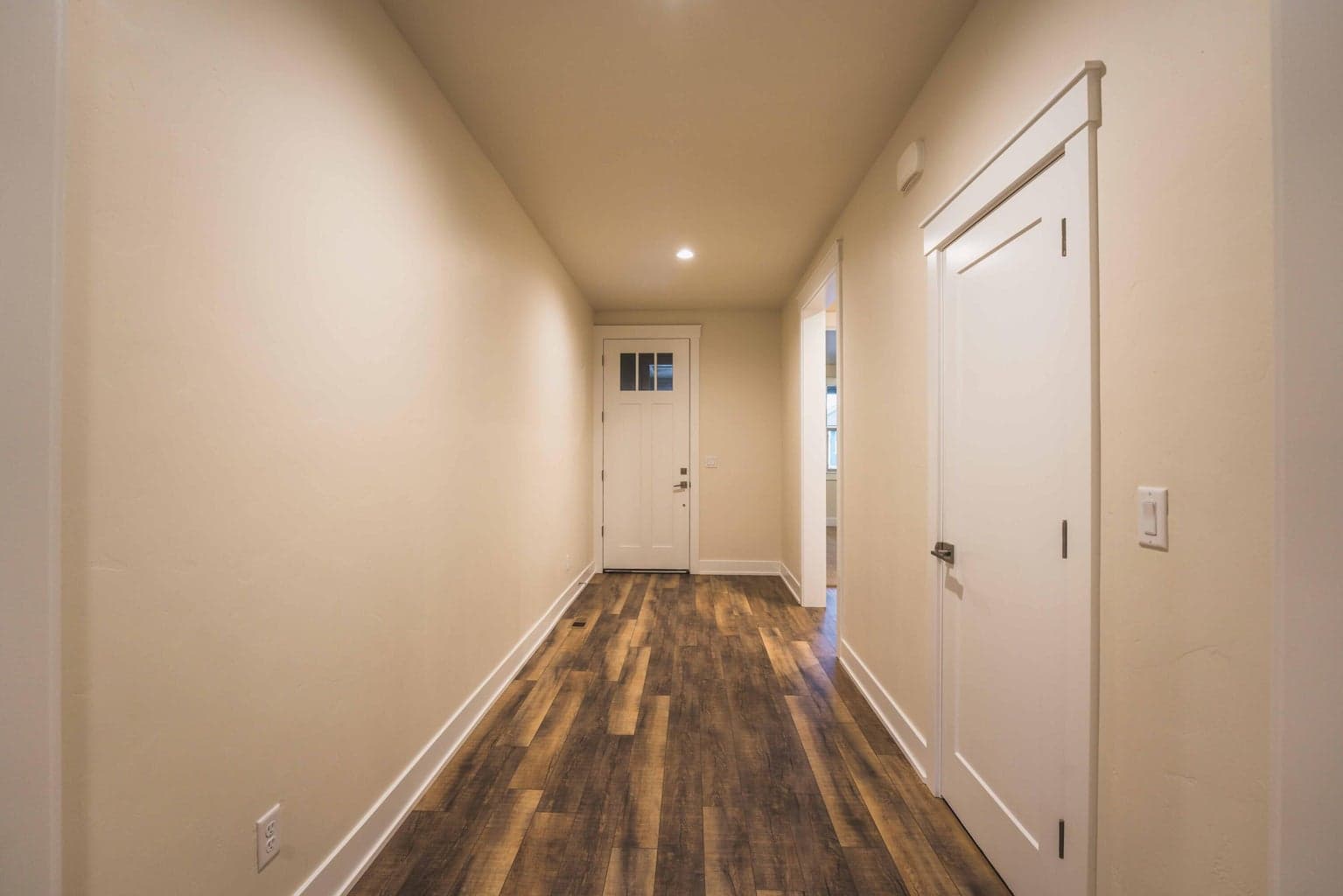 Photo of 2627 NW Redwood Circle 12 of 54