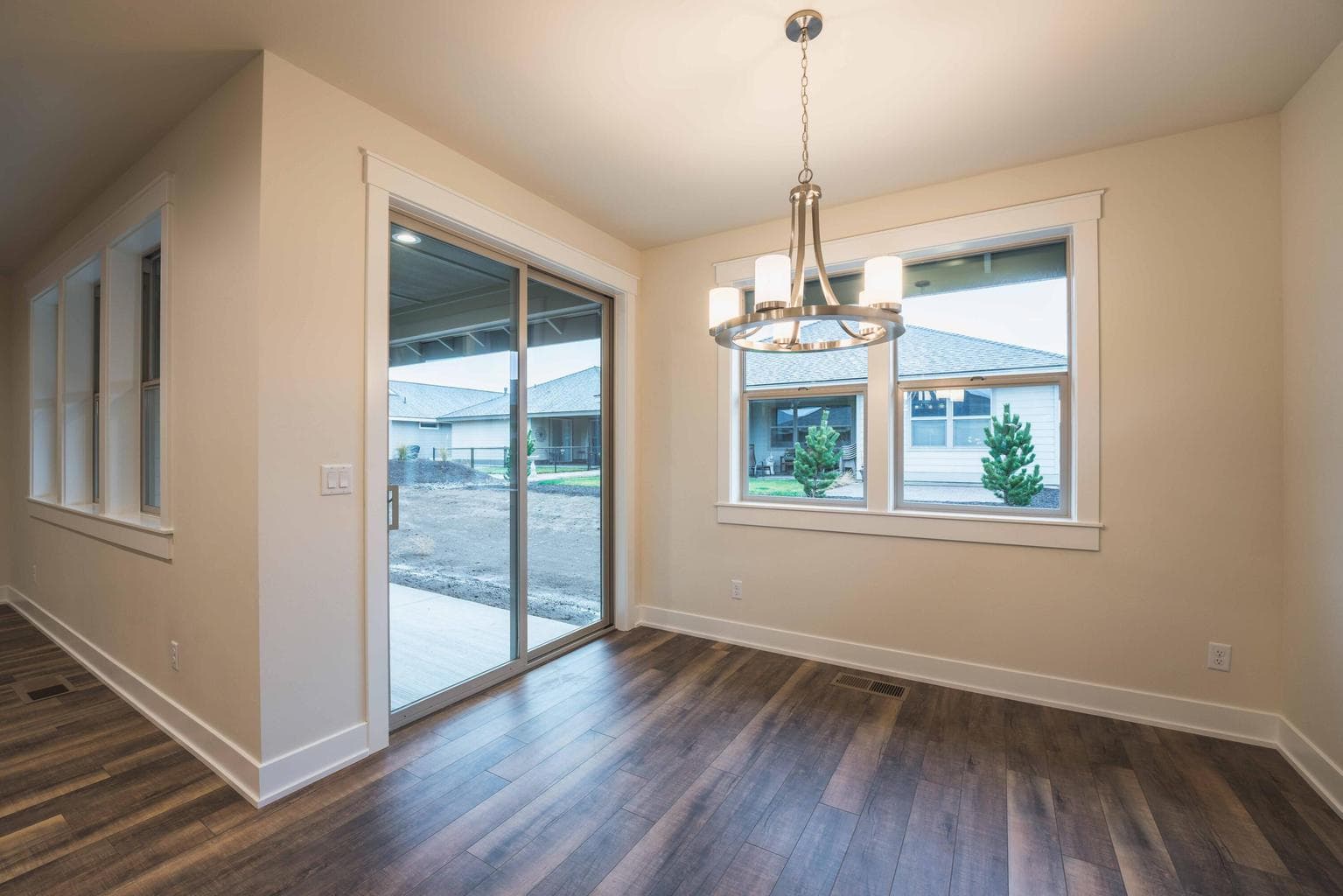 Photo of 2627 NW Redwood Circle 22 of 54