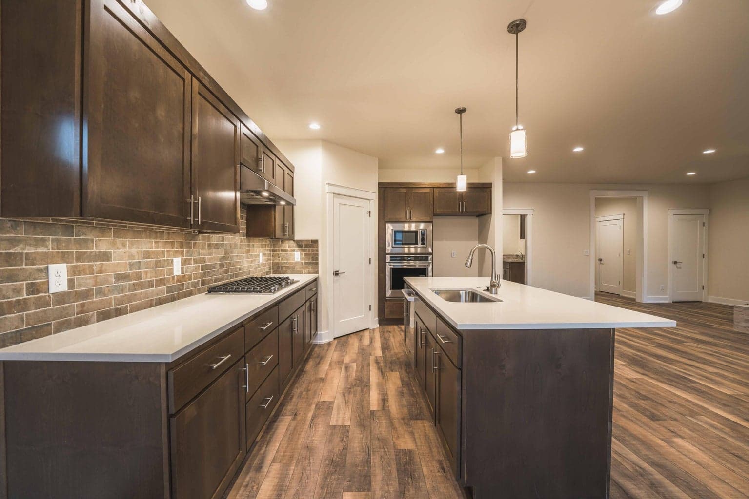 Photo of 2627 NW Redwood Circle 23 of 54