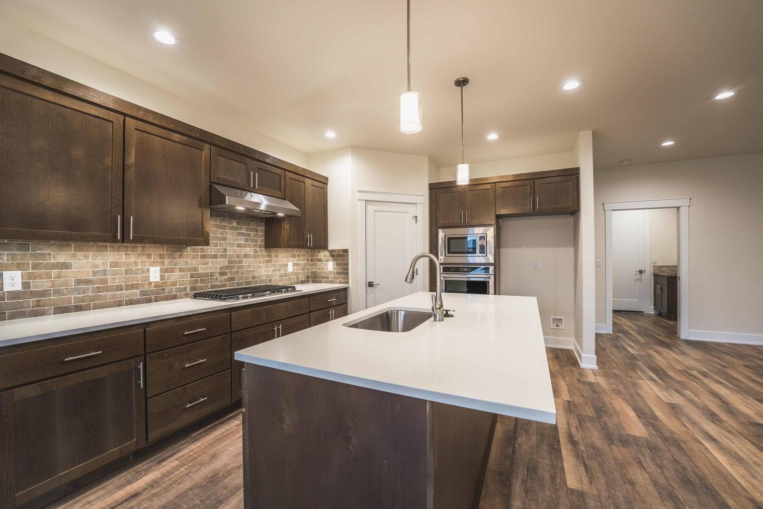 Photo of 2627 NW Redwood Circle 24 of 54