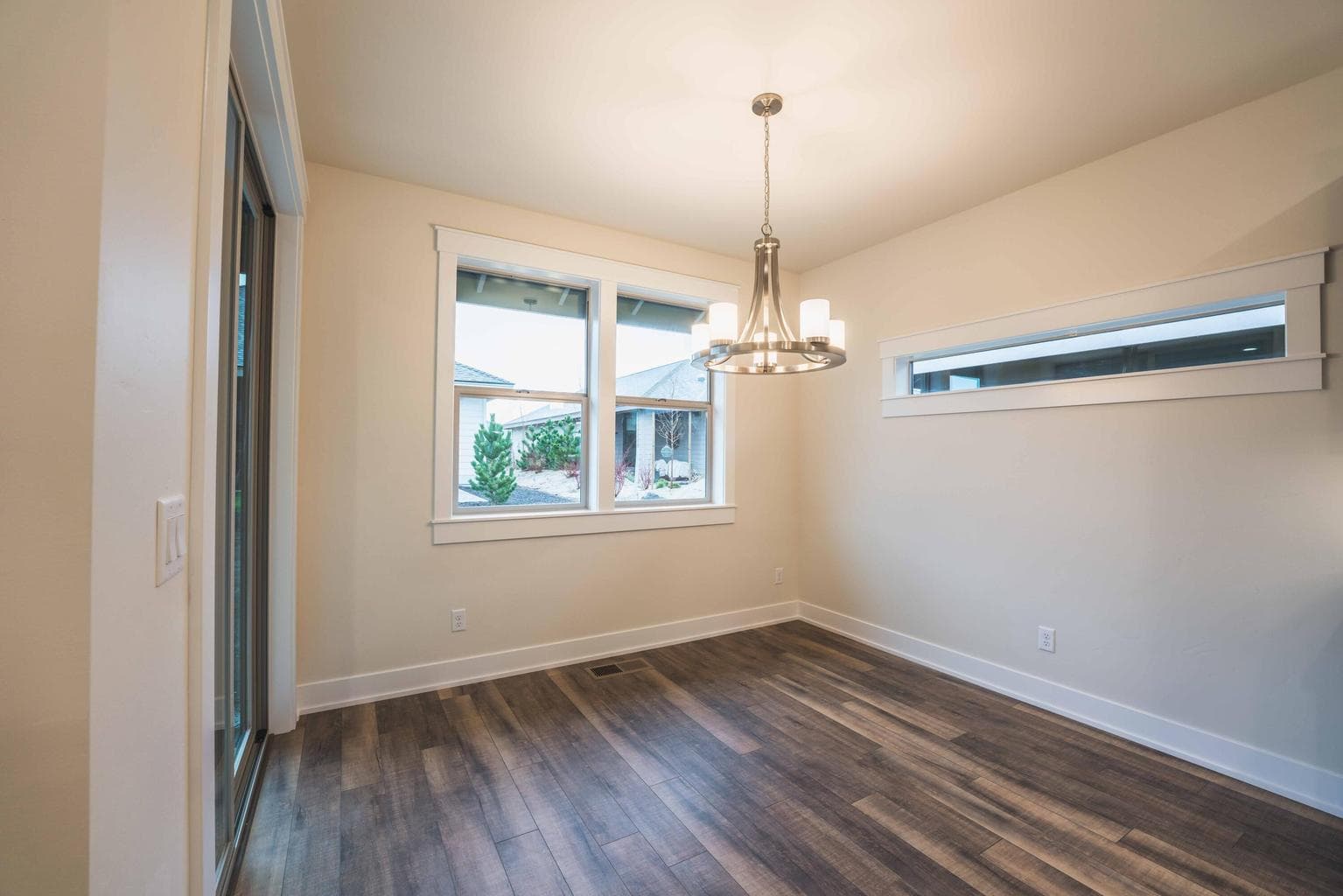 Photo of 2627 NW Redwood Circle 26 of 54