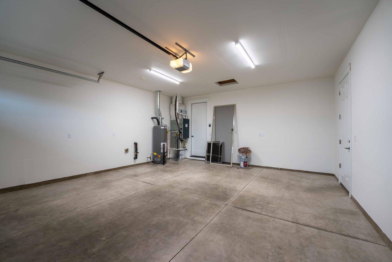 Photo of 2627 NW Redwood Circle 49 of 54