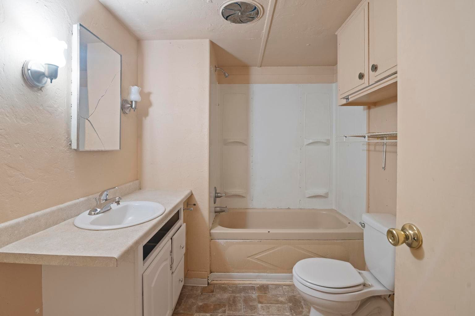Photo of 52678 Golden Astor 5 of 37