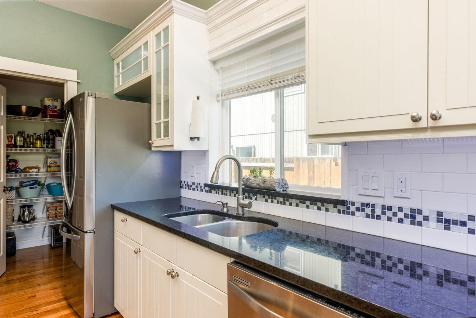 Kitchen & Pantry