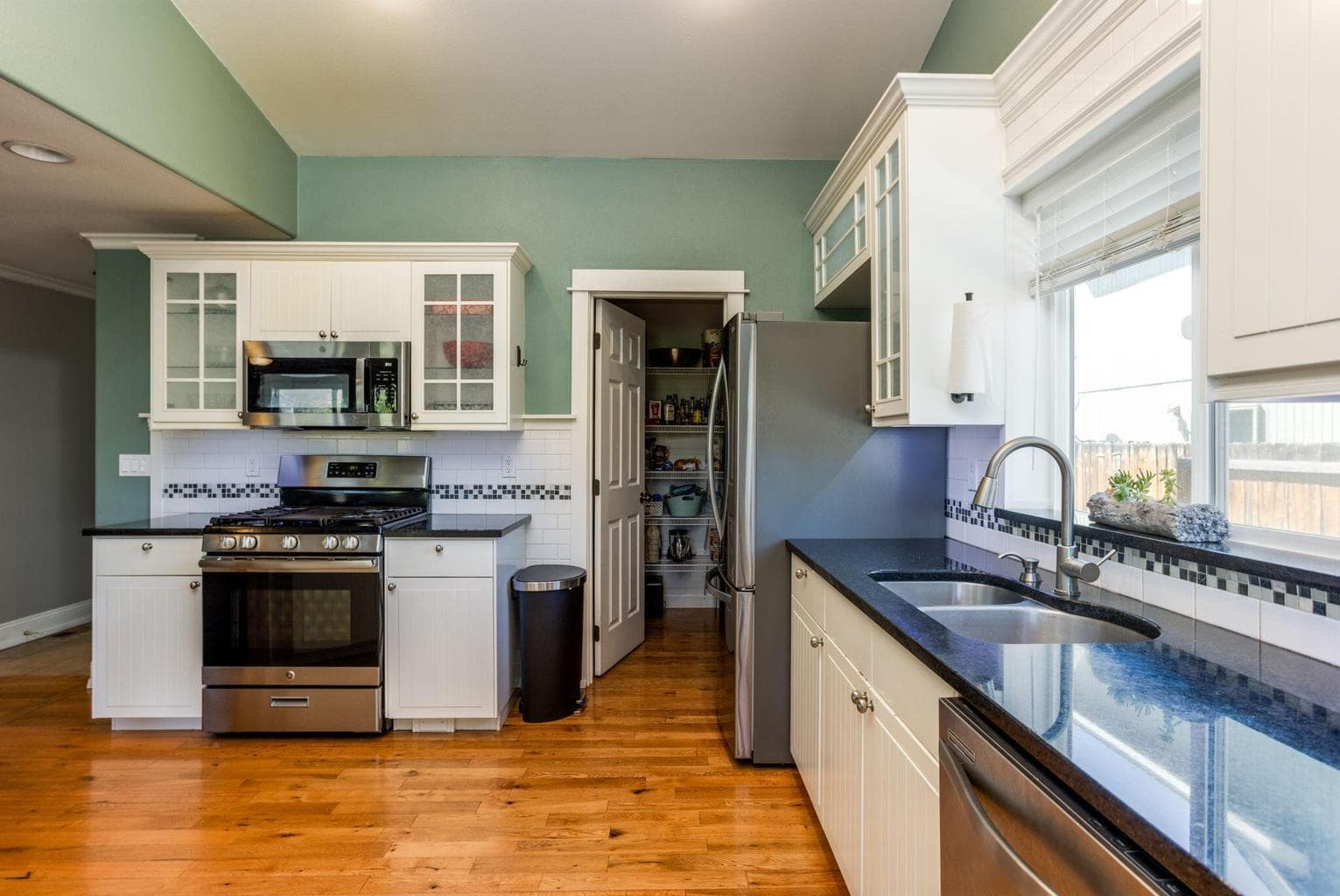 Photo of 1278 20th 2 of 37