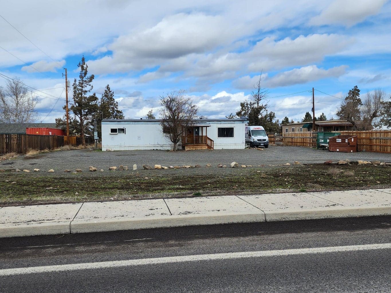 Photo of 2487 SW Yew Avenue 8 of 10