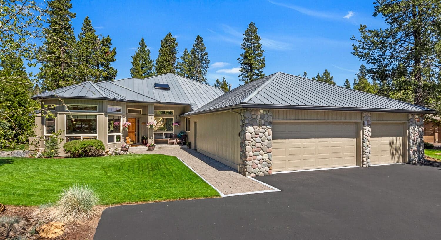 Photo of 18138 Maury Mountain Lane 1 of 47