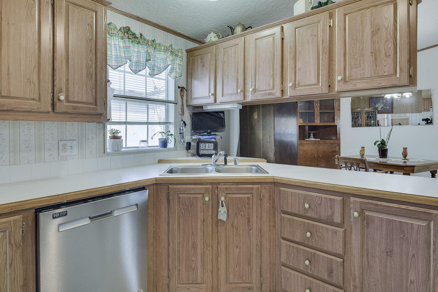 Photo of 1515 NW Fir Avenue 9 of 22