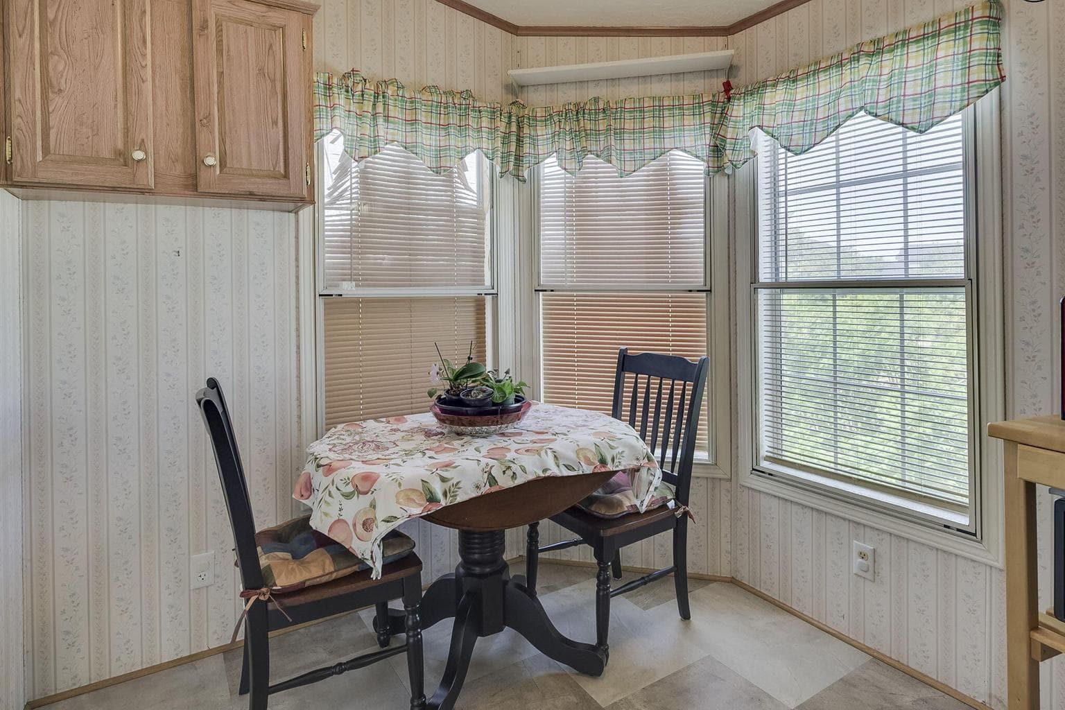 Photo of 1515 NW Fir Avenue 11 of 22
