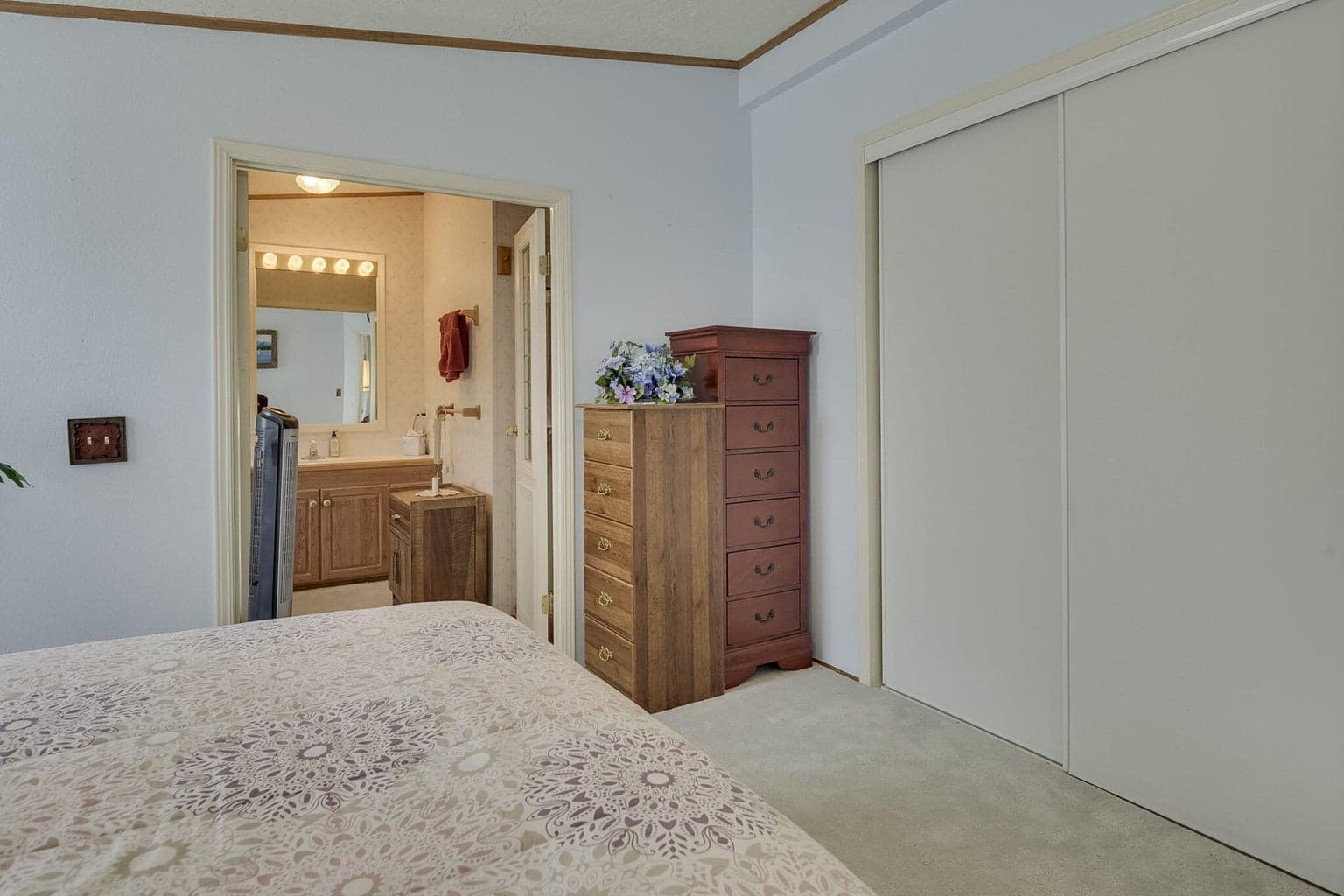 Photo of 1515 NW Fir Avenue 14 of 22