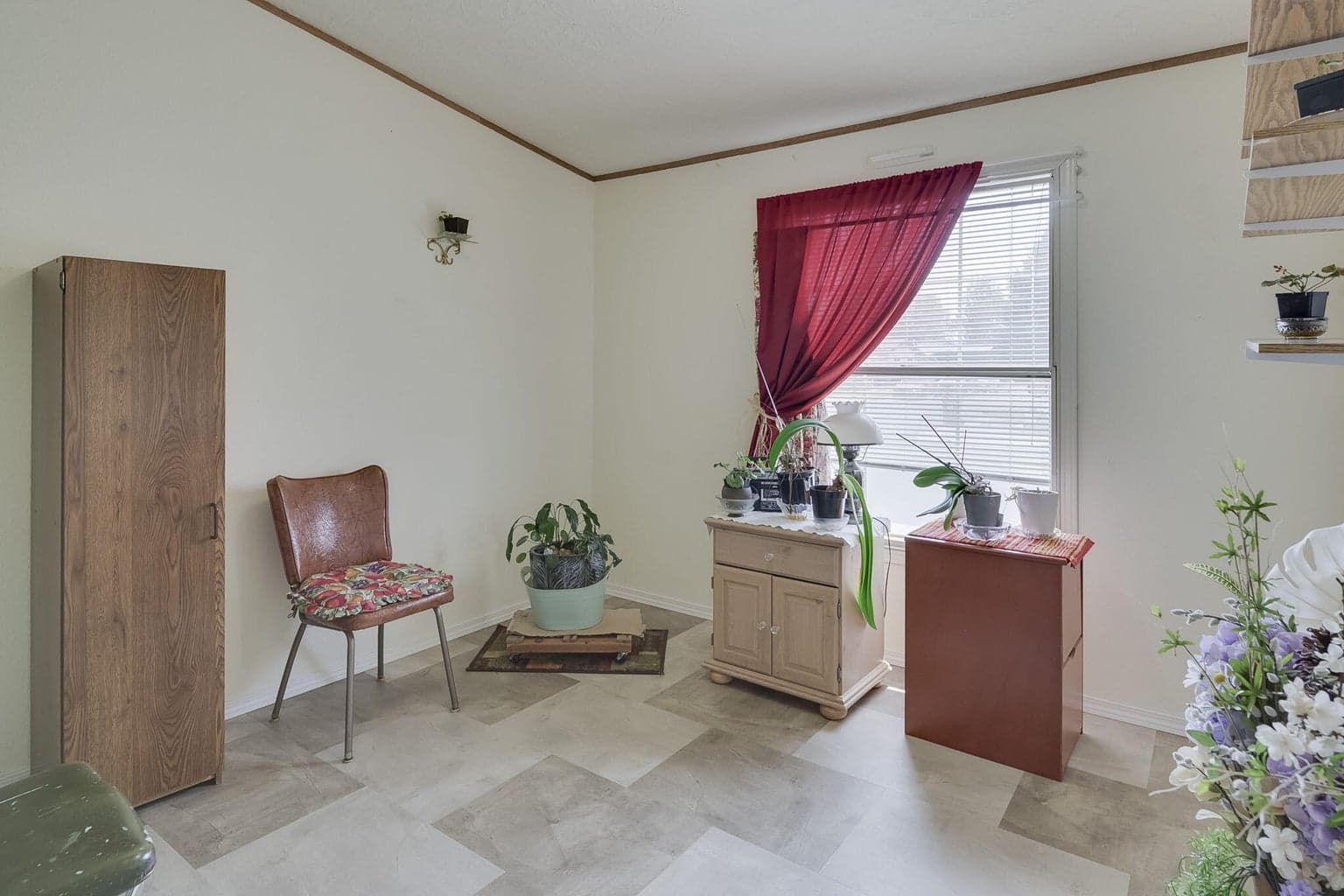 Photo of 1515 NW Fir Avenue 17 of 22