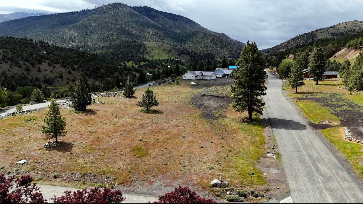 Photo of 217 Elkview 3 of 10