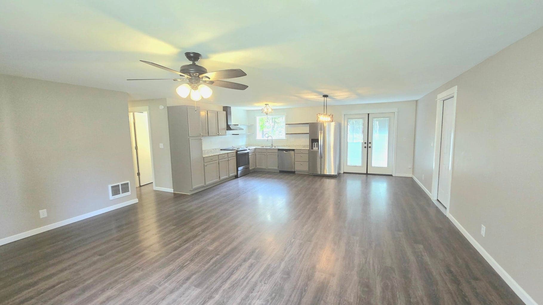 Photo of 16010 Buena Vista Drive 4 of 31