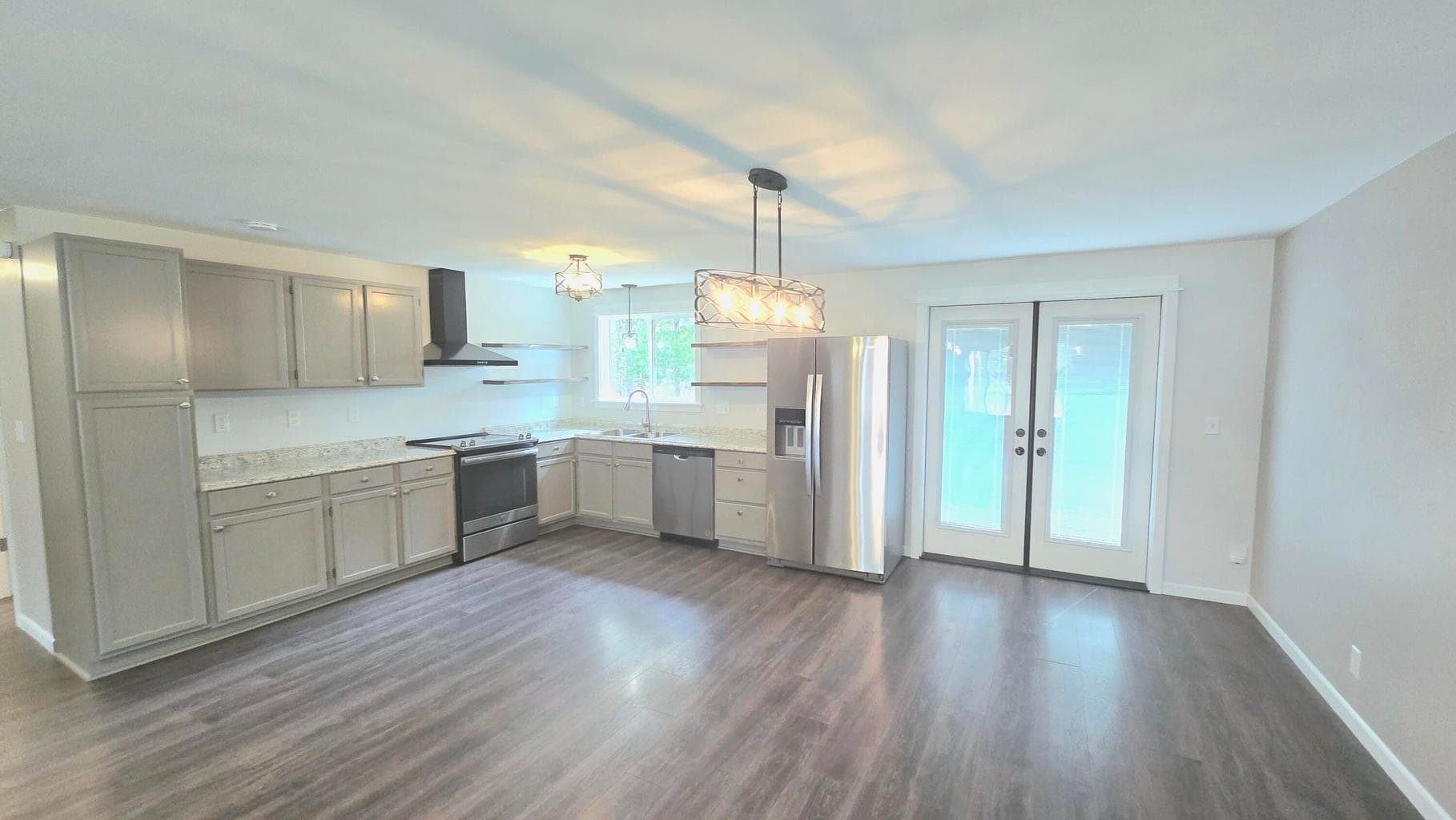 Photo of 16010 Buena Vista Drive 2 of 31