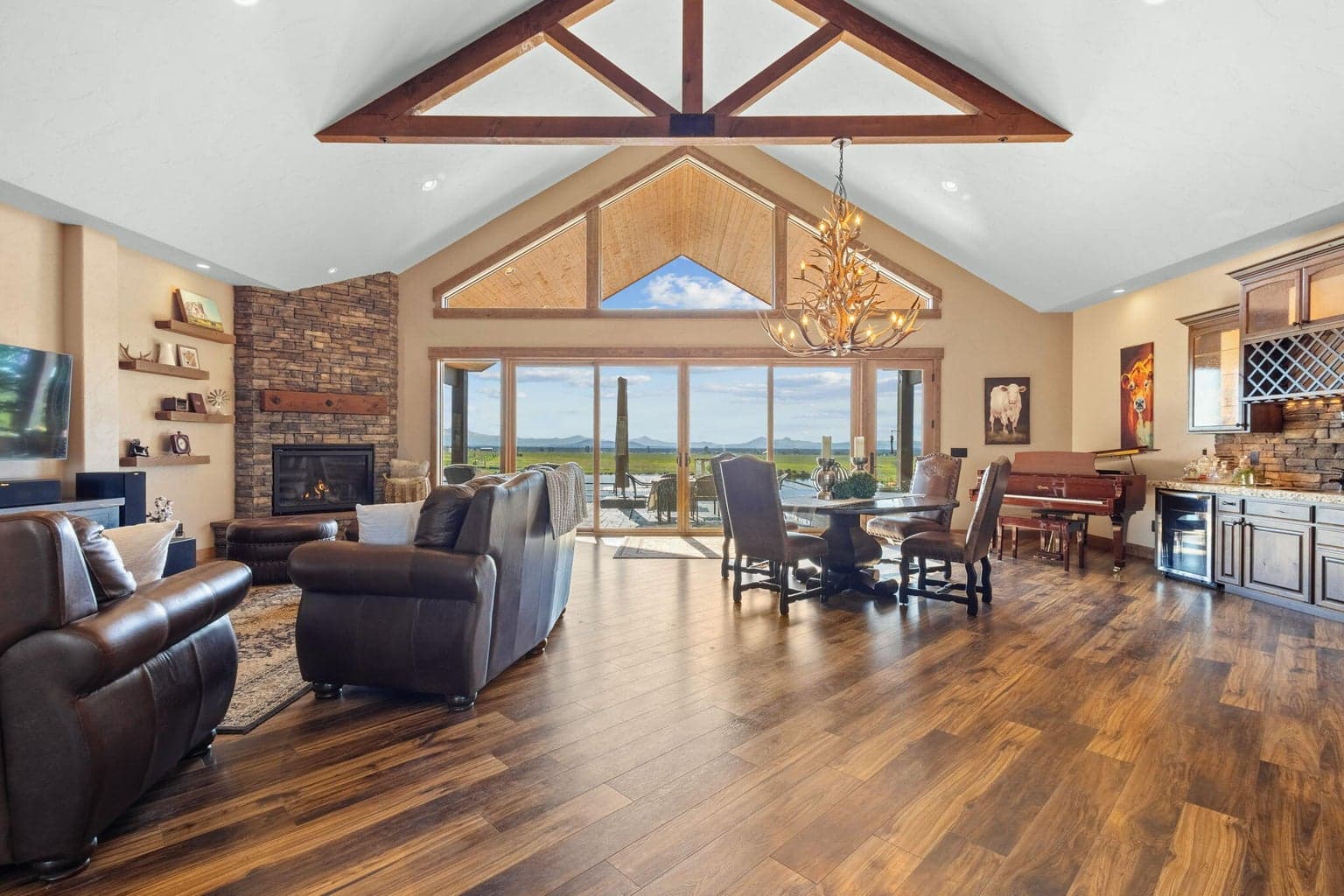 Breathtaking views as soon as you walk through the door