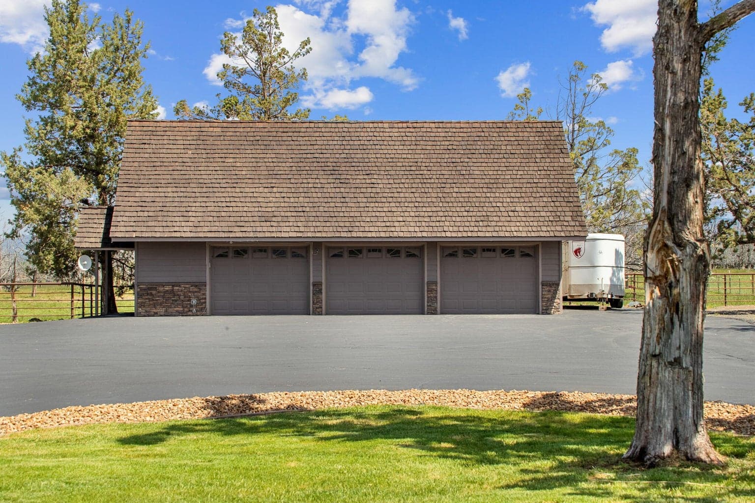 2nd 3 car garage.