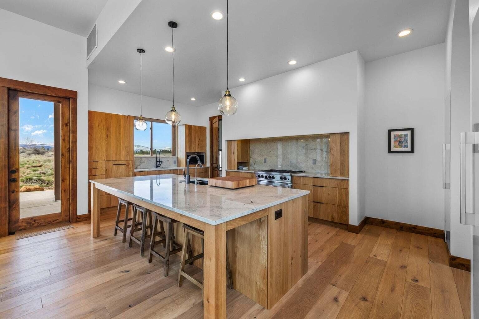 Photo of 16920 Jefferson Vista Place 26 of 96