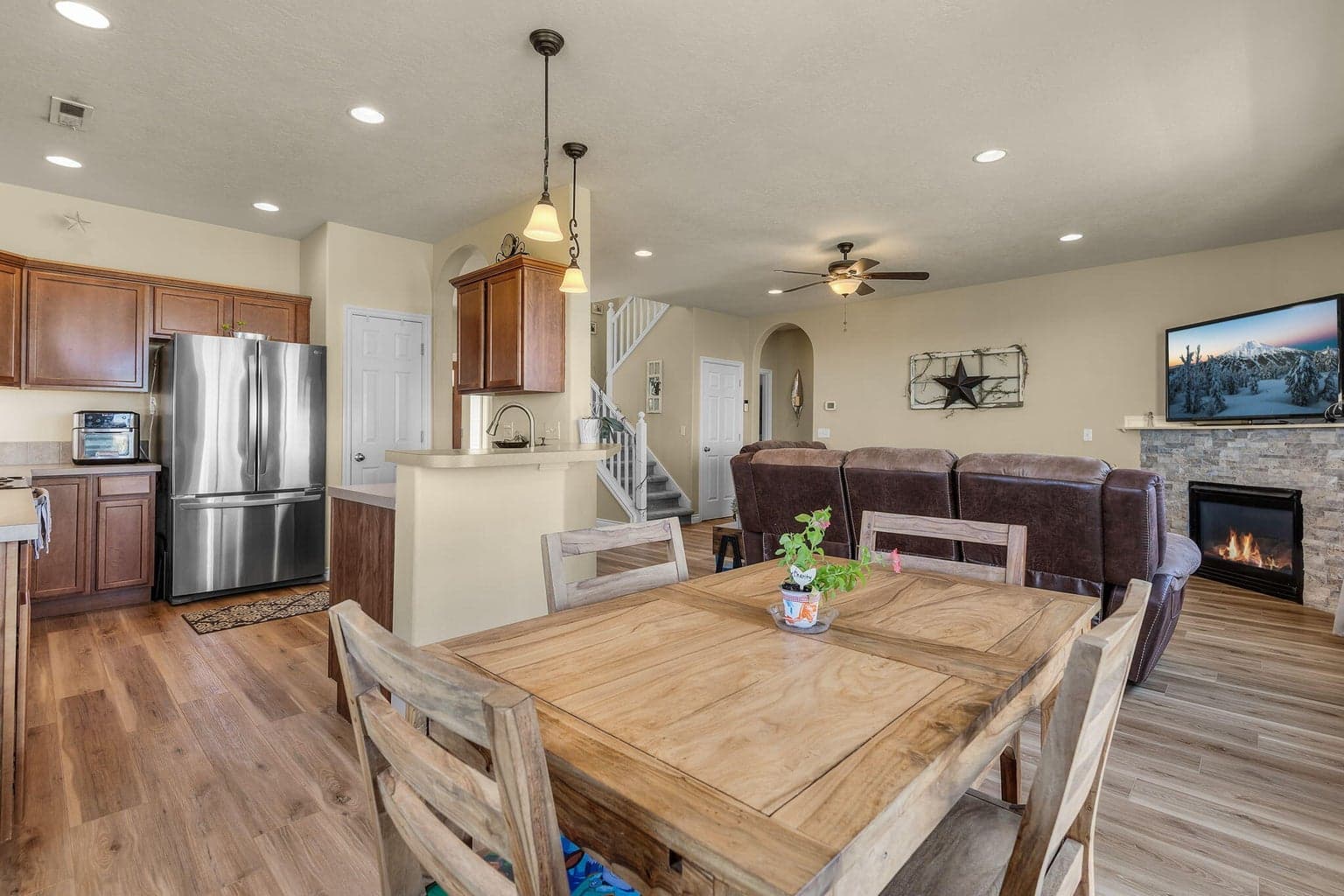 Photo of 621 SE Nugget Lane 12 of 77